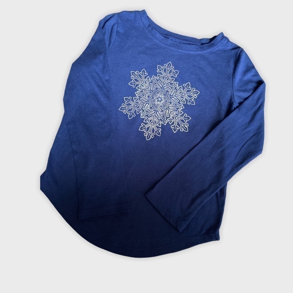 Crazy 8 long sleeve snowflake shirt. Size S